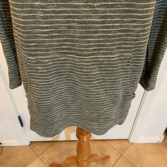 a.n.a green long sleeve top 🌸Size XL - Picture 2 of 6